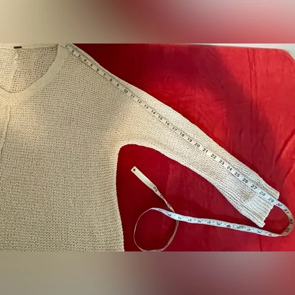 Free People oatmeal beige Knit V neck oversized slouchy off shoulder sweater m - Picture 12 of 14